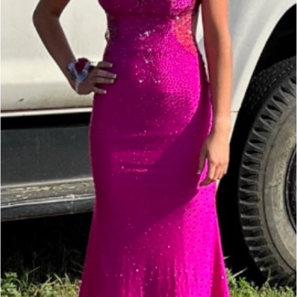 Faviana Pink Prom Dress / Formal Size 00. - Picture 2 of 4